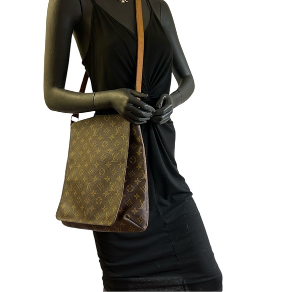 Louis Vuitton Vintage Salsa Musette GM - Picture 10 of 12